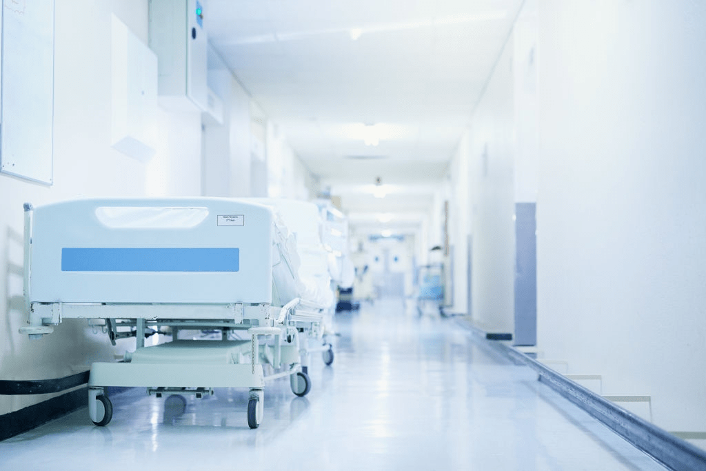 Criterios de facility management en operación y mantenimiento de las áreas hospitalarias en situación de emergencia